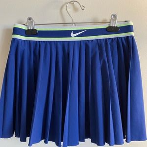 NIKE BLUE TENNIS SKIRT WITH BUILT IN SHORTS LARGE
